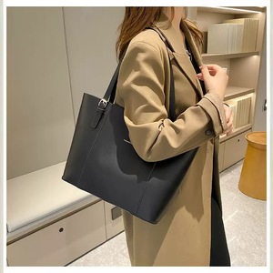 Nouvel Arrivage Printemps – Sac Fourre-Tout Femme Décontracté Grande Capacité Style Coréen Sac à Main Bandoulière Tendance Color Block - Product Image 4
