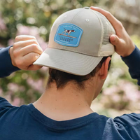 Topi Trucker katun Logo tambal kulit kustom penutup belakang jala dengan gesper plastik 6 panel gaya 112 topi Trucker Snapback