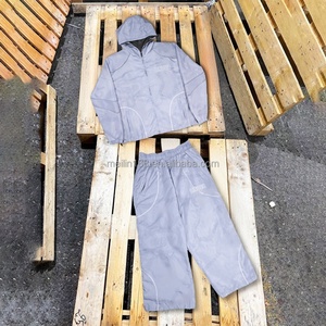 Fabricante de Ropa, Chaqueta Cortavientos Reflectante de 3m Personalizada y Conjunto de Pantalones de Nailon con Diseño de Impresión Digital, Traje Deportivo Cortavientos para Hombre - Product Image 5