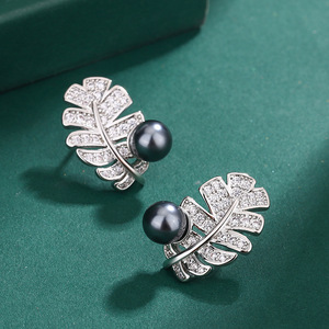 Vente en gros : Boucles d'oreilles clous vintage en argent S925, <span class=keywords><strong>Collier</strong></span> <span class=keywords><strong>Tahiti</strong></span> en zircon, <span class=keywords><strong>Perle</strong></span> d'eau douce naturelle imitation or pour femme - Product Image 4
