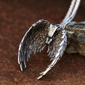 Colgante <span class=keywords><strong>de</strong></span> Ángel <span class=keywords><strong>de</strong></span> guía para motocicleta para hombre y mujer, diseño personalizado, color plata, dorado, arcoíris, corazón, ala <span class=keywords><strong>de</strong></span> Ángel, venta al por mayor - Product Image 5