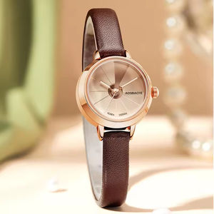 Reloj de moda para mujer, reloj de disco pequeño con correa de cuero marrón vintage - Product Image 2