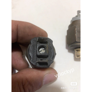 Euroswitch 2111122 Pressure <b>Switch</b> 1/8" NPT T1-10 NA-15/07 <b>USED</b> - Product Image 2