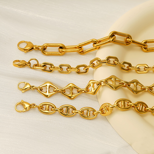 Bracelet à maillons géométriques en forme d'ancrage |   Bijoux en acier inoxydable plaqué or 18 carats PVD |   Imperméable, hypoallergénique et résistant au ternissement - Product Image 6