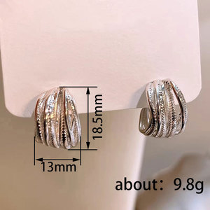 Orecchini a perno da donna con texture minimalista, design a croce multistrato, stile moderno di alta gamma, idea regalo - Product Image 4