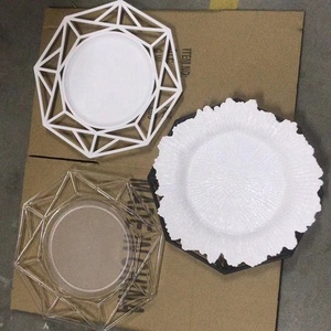 Assiettes de présentation jetables <span class=keywords><strong>en</strong></span> plastique transparentes octogonales dorées pour décoration de mariage - Product Image 6