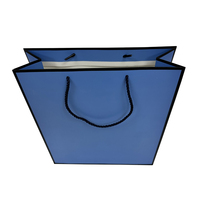 Sacs de shopping en papier kraft vert foncé personnalisés pour entreprises, en matériaux recyclés, avec corde en coton, pour vêtements, gaufrés