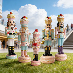 真人大小的玻璃纤维胡桃夹子雕像树脂圣诞胡桃夹子士兵道具用于活动装饰 - Product Image 3