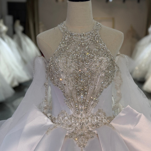 Robe de mariée de style bal de promo Xs255 avec appliques en cristal et longue traîne cathédrale Jancember - Product Image 5