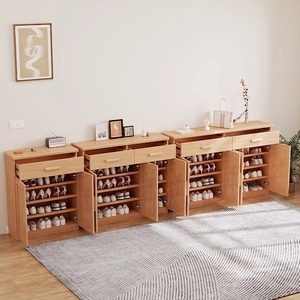 Mueble Zapatero Nórdico de Madera Maciza con 4 Puertas para Almacenamiento en la Entrada o Sala de Estar - Product Image 3