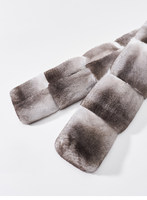 Écharpe élégante en vraie fourrure de lapin écologique pour femme, gris et blanc, à porter en croix, chauffe-cou d'hiver, vente en gros