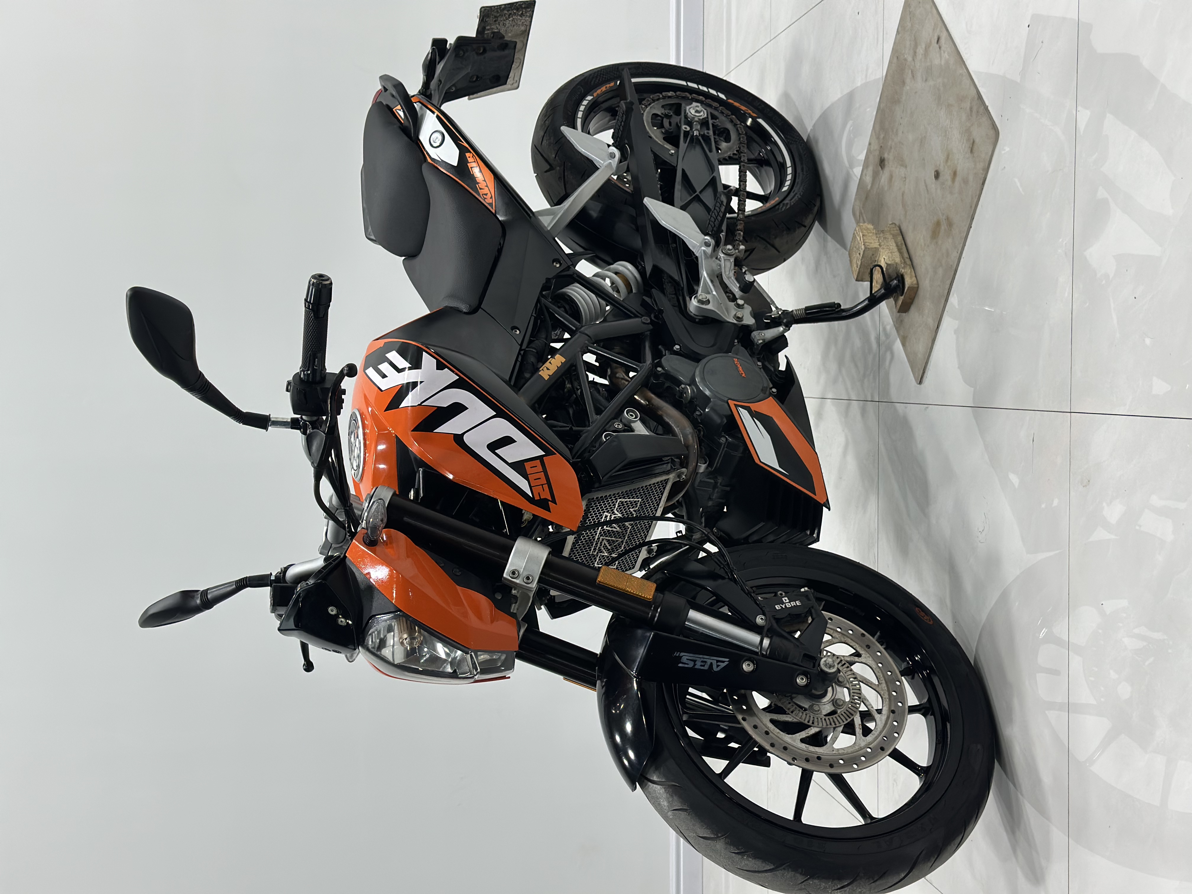 KTM DUKE 200 AKRAPOVIC ETC 低走行 LED 自賠責あり KTM DUKE200 自賠責R9.9迄 アクラポビッチフルエキ ETC (APS) 石下の