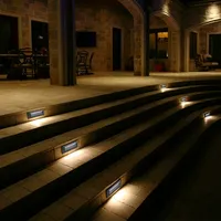 Applique murale LED carrée étanche IP65 en PC pour extérieur, idéale pour les marches d'escalier, les coins, les éclairages de sol et la décoration de jardin