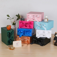 Caja de Regalo de Cartón Rígido con Cierre Magnético Impermeable de Alta Gama con Logotipo Personalizado, Cinta de Seda y Forro de Esponja