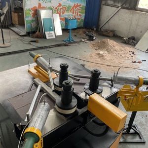 เครื่องดัดม้วน CNC แบบให้ความร้อน 20 ตัน ระบบเซอร์โวคู่ สำหรับขึ้น<span class=keywords><strong>รูป</strong></span>โปรไฟล์อะลูมิเนียม-พลาสติกคอมโพสิต ควบคุมความโค้งได้อย่างแม่นยำ - Product Image 5