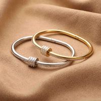 Bracelets et Joncs Tendance Personnalisables : Styles en Fil Torsadé, Manchette Ouverte et Forme Ronde avec Aspect Métallique Mixte