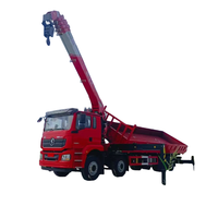 Grue à flèche télescopique montée sur camion de 14 tonnes, 5 sections, alimentée par un moteur Weichai de 350 chevaux, avec fonction de déchargement latéral gauche et droit.