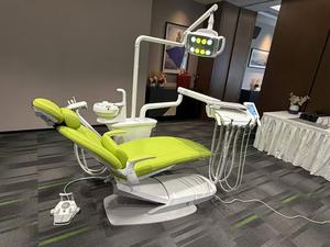 Sillón <span class=keywords><strong>Dental</strong></span> Hidráulico Eficiente con Sistema de Control Inteligente, Bandeja de Instrumentos Giratoria <span class=keywords><strong>y</strong></span> Succión Retardada para un Flujo de Trabajo Óptimo - Product Image 2