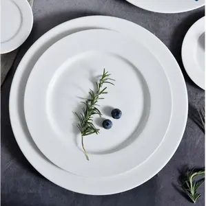 Placas de porcelana branca impressas logotipo personalizadas, placas redondas planas e pratos de cerâmica para restaurantes e bares