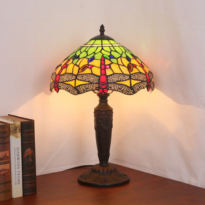 Lámpara de Mesa Estilo Tiffany Europeo para Dormitorio, Sala de Estar, Estudio y Sala de Lectura - Product Image 3