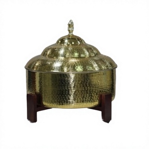 Cacerola Redonda de Latón de Diseño Tradicional con Tapa, Calentador de Alimentos de Metal Pulido, Diseño Duradero - Product Image 1