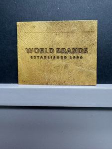 Etiqueta de cuero Pu en relieve imitación de cuero Color impresión cartón para sombrero bolsa etiquetas de ropa fabricante - Product Image 6