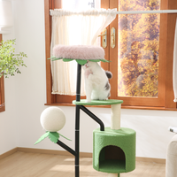 Meuble pour chat d'intérieur : Arbre à chat vert moderne avec niche, poteaux en sisal et jouet suspendu