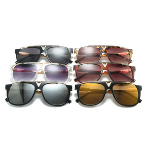 <span class=keywords><strong>Occhiali</strong></span> <span class=keywords><strong>da</strong></span> <span class=keywords><strong>Sole</strong></span> Unisex di Ultima Moda con Montatura Piatta, Stile V in Metallo, Forma Rotonda, di Buona Qualità per <span class=keywords><strong>Uomo</strong></span> e Donna, Ideali per lo Street Style - Product Image 6