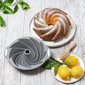 แม่พิมพ์<span class=keywords><strong>เค้ก</strong></span>ซิลิโคน 3 มิติ ลายวนขนาดใหญ่ ถาดทำขนม DIY ใช้ซ้ำได้ สำหรับอบ<span class=keywords><strong>เค้ก</strong></span> มูส ขนมอบ อุปกรณ์ทำขนม งานวัน<span class=keywords><strong>เกิด</strong></span> เยลลี่ - Product Image 2