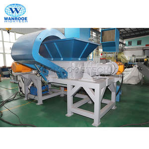 Macchina della trinciatrice del bordo di legno del frantoio del barilotto di plastica residuo 100-3000 kg/h <span class=keywords><strong>con</strong></span> il <span class=keywords><strong>braccio</strong></span> di pressatura - Product Image 2