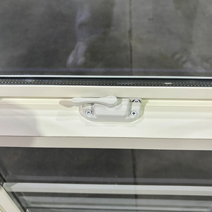 Fenêtre <span class=keywords><strong>coulissante</strong></span> verticale simple en vinyle avec grilles, fenêtres en PVC à simple et double battant, fournisseur direct d'usine BGB - Product Image 4