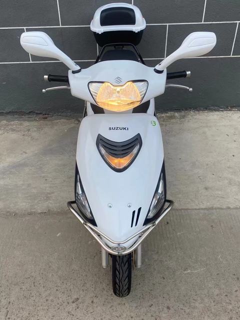 Suzuki Neptune 125 Gas Scooter Sleek Design Fuel-Efficient Durable Comfortable Riding Experience 125CC
