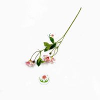 Belles fleurs artificielles à bas prix et de bonne qualité, différentes couleurs disponibles pour la décoration de la maison et des mariages
