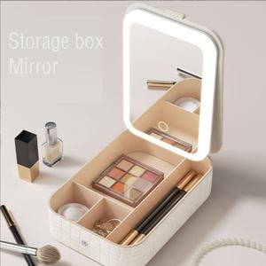 Boîte à maquillage personnalisée avec logo, boîte de rangement cosmétique de bureau, boîte de maquillage portable en cuir imperméable avec miroir à LED - Product Image 1