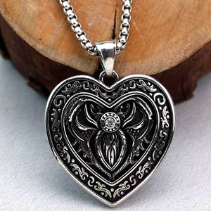 Collar con colgante de acero inoxidable con cruz de araña y corazón para hombres y mujeres, joyería de regalo de estilo punk, diseño asimétrico - Product Image 2