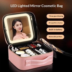 Bolsa de Maquillaje Profesional Portátil con Luz LED, Espejo, Batería y Gran Capacidad - Product Image 4