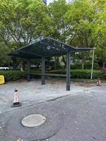 Abri de voiture moderne portable en Y à double emplacement, finition thermolaquée, conception étanche, places de stationnement extérieures gauche/droite