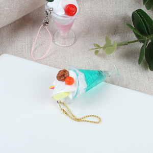 Nouveau mini pendentif en forme de coupelle de crème glacée simulée, chaîne d'été fraîche et mignonne, idéal pour les vendeurs de rue et la vente en gros. - Product Image 3