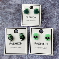 Pendientes de tuerca luminosos de gato fantasma animal de Halloween transfronterizos, bonitos y espeluznantes, regalo de joyería para mujer, de resina acrílica y lucita