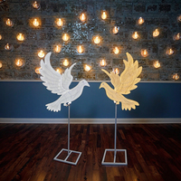Accessoires de mariage : Pigeon de la paix lumineux, support de lumière de guidage pour allée de mariage, décoration d'allée de mariage, éclairage de scène, lampe de chemin lumineuse en forme de pigeon