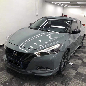 Pellicola Adesiva in Vinile PVC 1,52*18m per Carrozzeria Auto, Protezione Antigraffio, Finitura Lucida Grigio Cemento Cristallino - Product Image 1