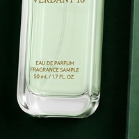 Boîte à parfum rigide de luxe personnalisée, style livre vert magnétique, ouverture latérale, emballage cosmétique écologique avec parfum personnalisé