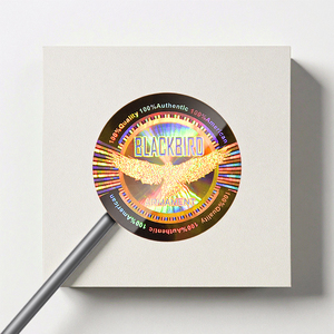 Ürün orijinalliğini ve güvenliğini sağlayan seri numaraları kurcalamaya açık etiketlerle özel anti-sahte Hologram çıkartmalar - Product Image 1