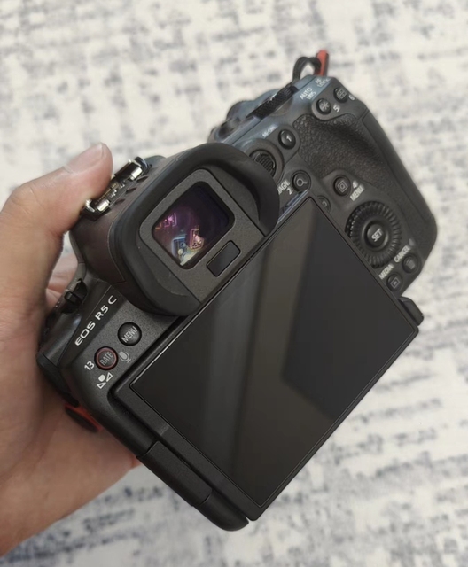 Canons EO R5 C Digital Camera Compact Cinema 45MP Full-Frame 8K at 30fps and 4K at 120fps Video Recording