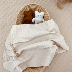 Wholesale Drying Naturally Breathable Warmth Thick Toddler Blankets Bedspread Bamboo Cotton Baby Blanket Waffle