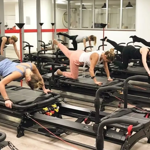 Máquina de Ejercicio Megaformer M3k de Lujo Ajustable, Cama Reformadora Comercial para Gimnasio, Máquina Xformer de Aluminio GT08 M3K - Product Image 1