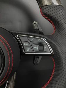 Volant en cuir et fibre de carbone sur mesure à <span class=keywords><strong>3</strong></span> branches avec palettes de changement de vitesse, design perforé et surpiqué pour <span class=keywords><strong>Audi</strong></span> Q5/Q3 - Product Image 6
