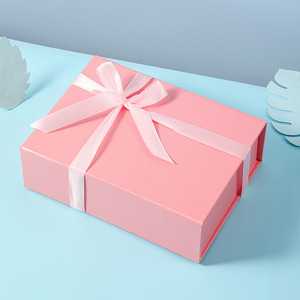 Directo de fábrica, venta al por mayor, impresión Digital en relieve, papel rígido hecho a mano, juego de regalo magnético rojo para el cuidado de la piel, inserto de papel reciclado - Product Image 4