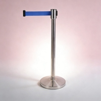 Poteau de signalisation rétractable robuste avec sangle en nylon de 2000 mm et base anti-basculement de 320 mm pour une utilisation en intérieur et en extérieur