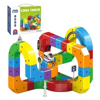 Circuit de course magnétique 3D flexible avec train et voiture motorisée, piste de construction anti-gravité DIY, jouet STEM pour enfants (81 pièces)